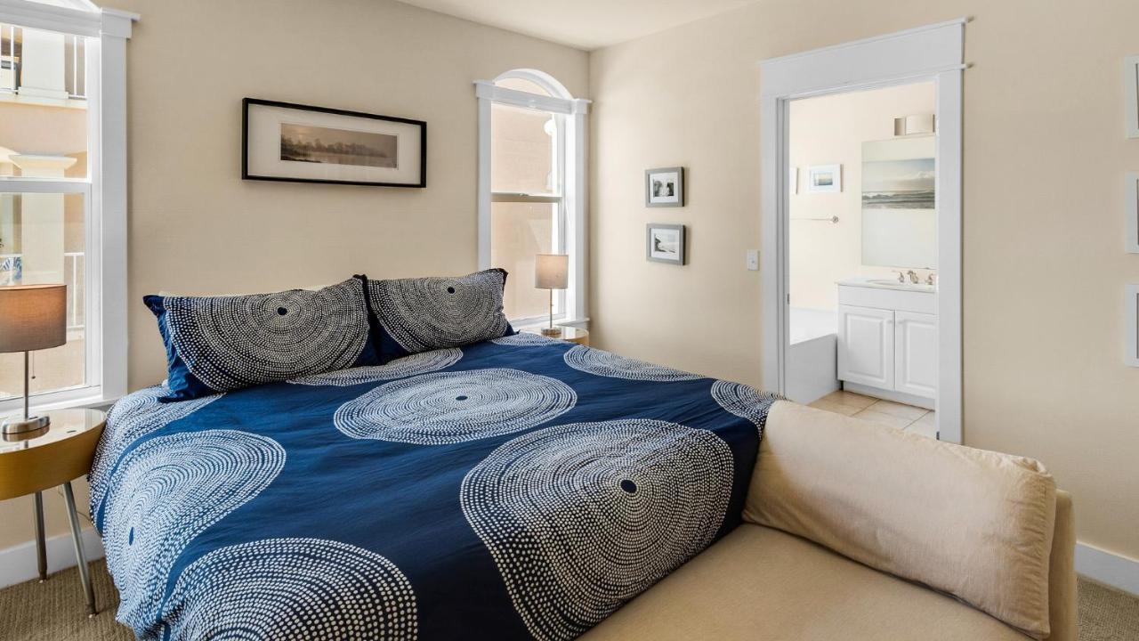 Holiday home Monterey B302 *