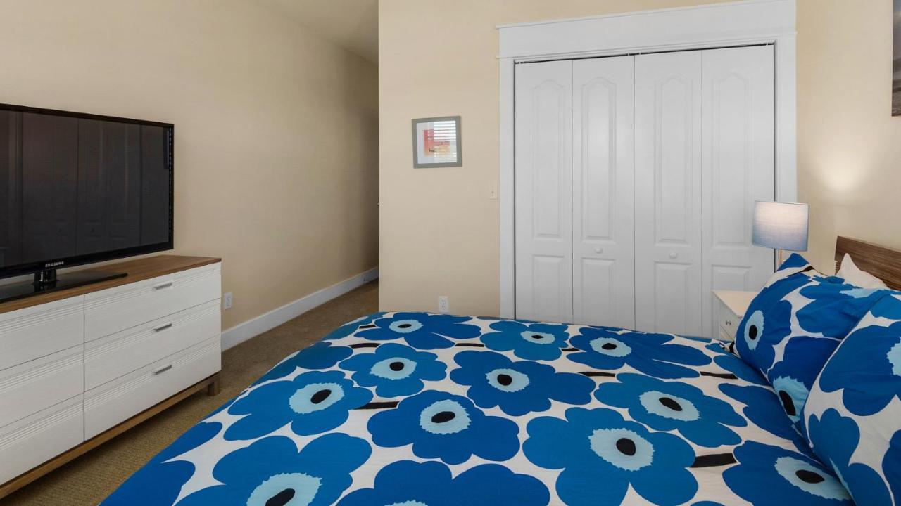 Monterey B302 Holiday home *